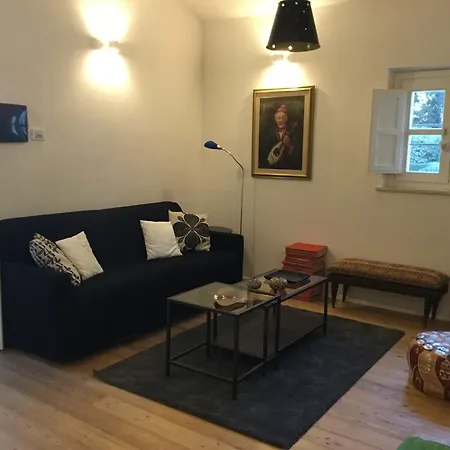 Peace-loving House 