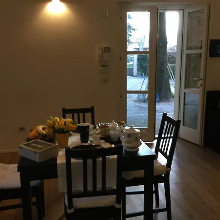 Apartment Peace-loving House 