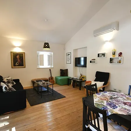 Apartment Peace-loving House 